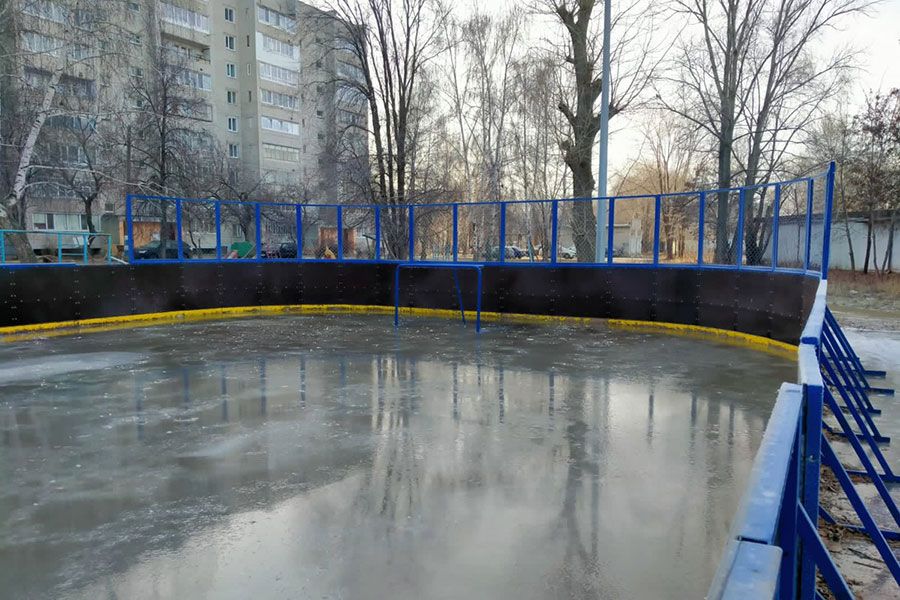 13.12 14:00 В Ульяновске приступили к заливке ледовых площадок