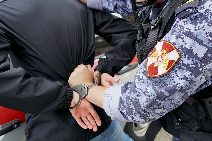 27.07 15:00 В Димитровграде сотрудники Росгвардии задержали гражданина, подозреваемого в угоне дорожного катка