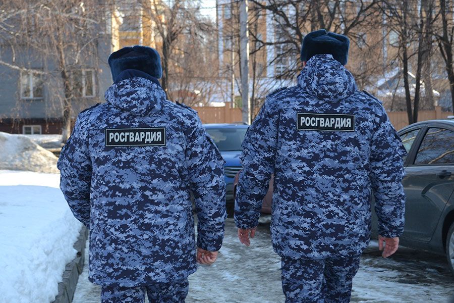 06.12 13:00 В Димитровграде сотрудники вневедомственной охраны Росгвардии задержали гражданку, подозреваемую в краже