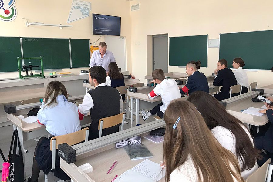 13.09 08:00 В Ульяновске открылись школьные авиастроительные классы