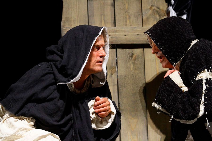 11.11 17:00 Ульяновцам покажут спектакли «Игры с привидением» по пьесе Славомира Мрожека и «Ромео и Джульетта» по пьесе Уильяма Шекспира в формате онлайн