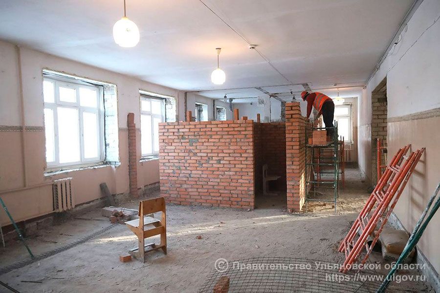 12.02 16:00 Губернатор Алексей Русских поручил усилить контроль за реализацией программы капитального ремонта школ Ульяновской области